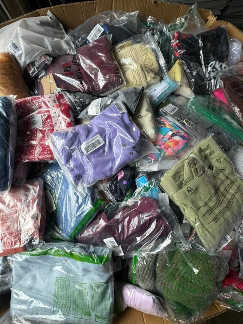 Men And Women Clothing Pallet - Image 8