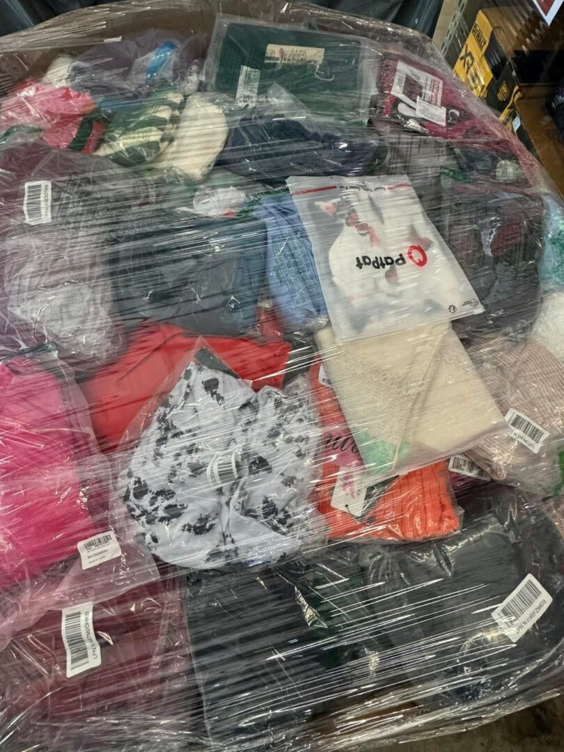 Men And Women Clothing Pallet - Image 7
