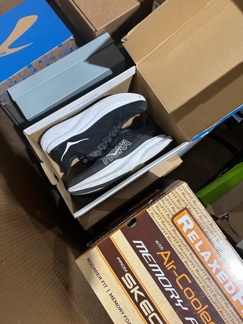 CUSTOMER RETURNS MIXED SHOE PALLET – 30 PAIRS PER PALLET - Image 9