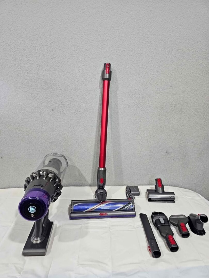Dyson Stick Vacuum Cleaner - Image 6