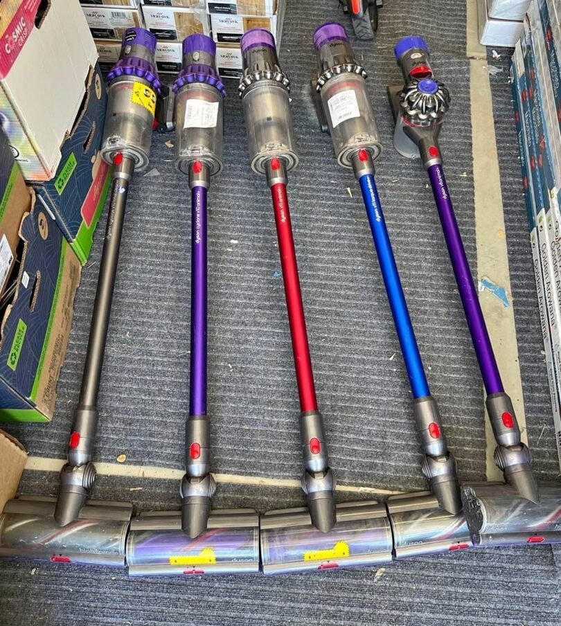 Dyson Stick Vacuum Cleaner - Image 3